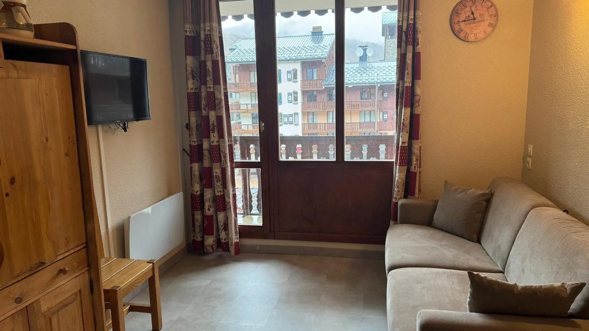 Studio Renove Avec Balcon Et Wifi, Animaux Acceptes, Ski Aux Pieds A Tignes - Fr-1-502-590 0*,  France